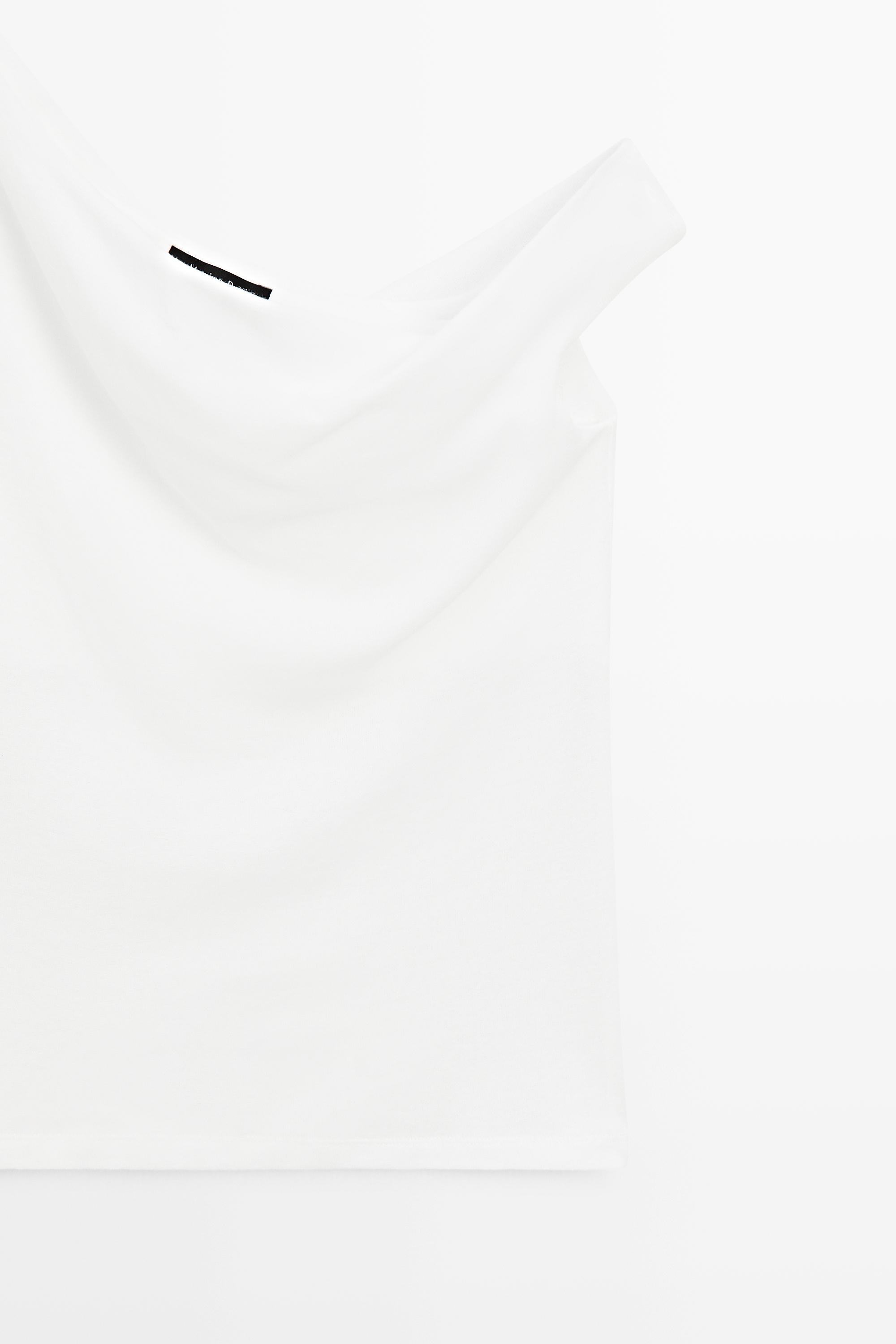 Asymmetric off-the-shoulder top